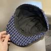 Retro rutig framåtkeps höst och vinter mångsidig ansiktsform skärmkeps litterär gata anti-slitage målare basker