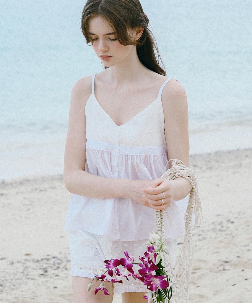 LETTER FROM MOON Cine Punching Lace Blouse (White)