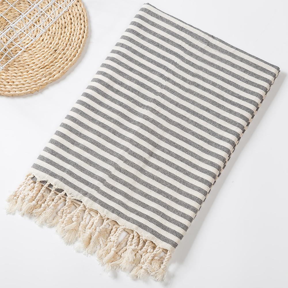 Customized 100% Cotton Turkish Beach Towel Soft Yarn-Dyed Jacquard Fringed Striped Pattern All-Season Ventilated for Bath Use