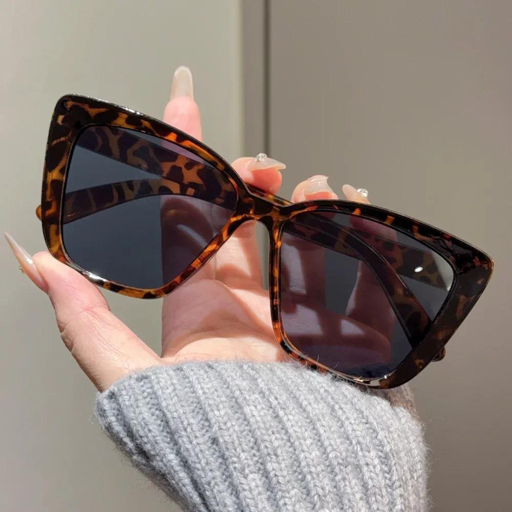Stylish Large Frame Cat Eye Sunglasses for Women Men Retro Square Sun Glasses UV400 Protection Goggle Fashion Eyewear Shades