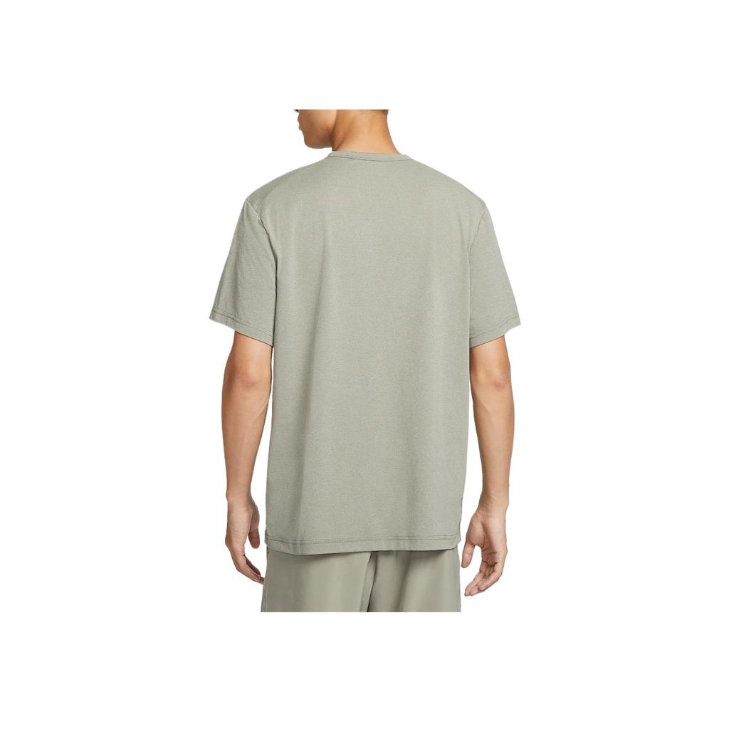 Nike Dri-Fit Hyverse Atmungsaktiv Schnelltrocknend Weich Bequem Kurzarm T-Shirt Herren Oberteile Hell-Armeegrün DV9840320