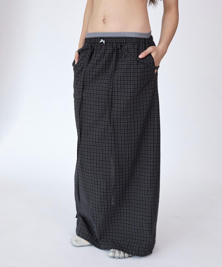 Holpeipeo Layered Check Maxi Skirt (Charcoal)