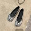 Grape Mother Studiolee Spring and Autumn Women's Mirror Split-toed Pig's Trotters, Flat-soled Single Shoes with Skirts