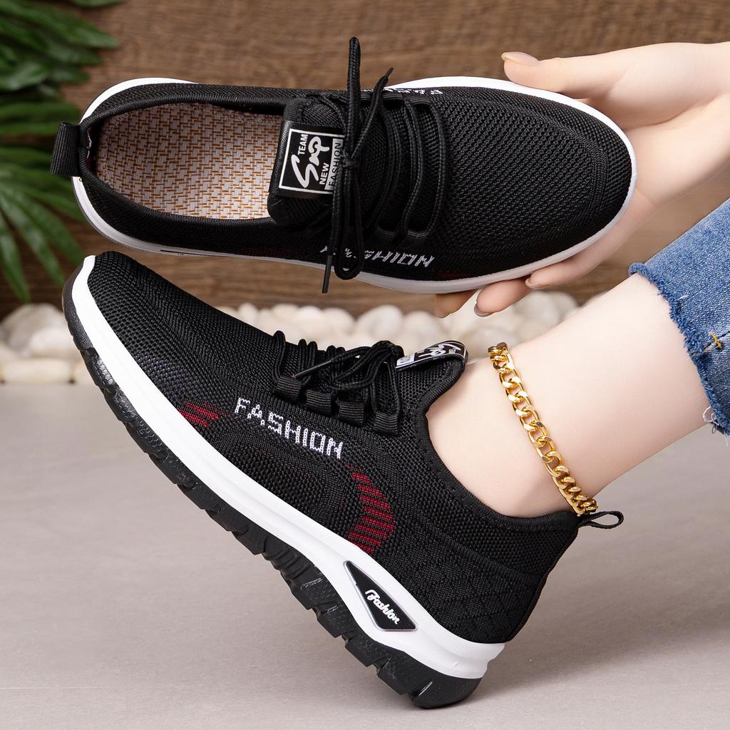 New Breathable Sports Shoes Fly-woven Shoes Soft Soles Not Tired Feet Single Shoes Comfortable Mesh Shoes