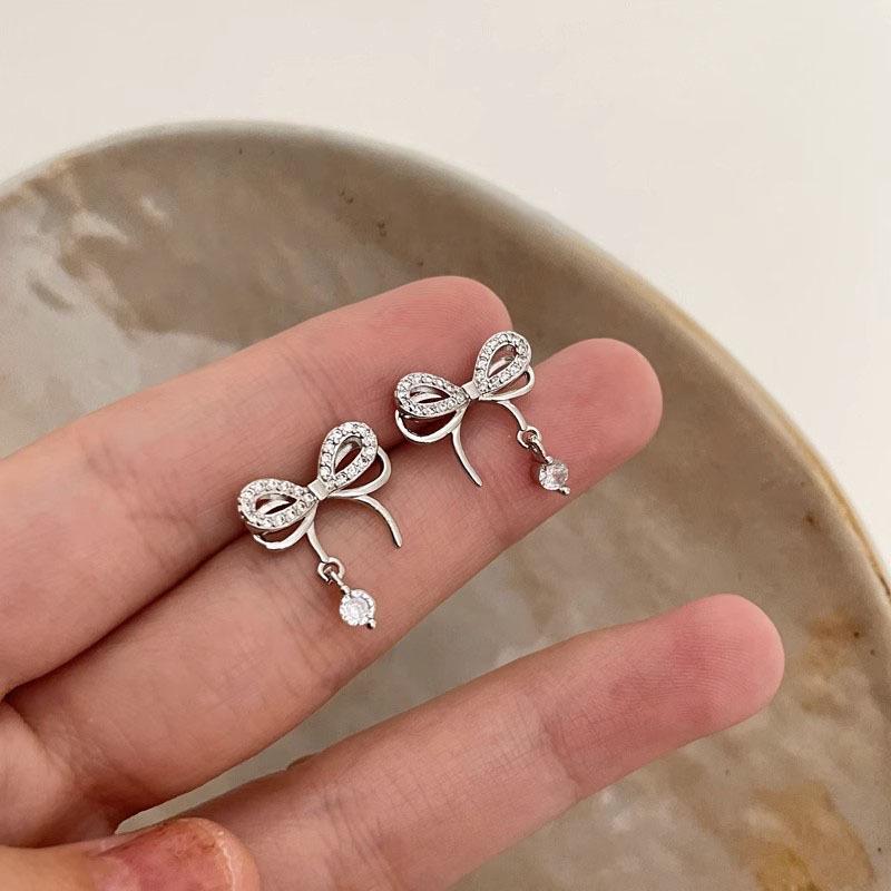 Elegant Bow Stud Earrings for Girls - Exquisite, Gentle, and Sweet Light Luxury Earrings, Niche and Internet Celebrity Hot Sellers