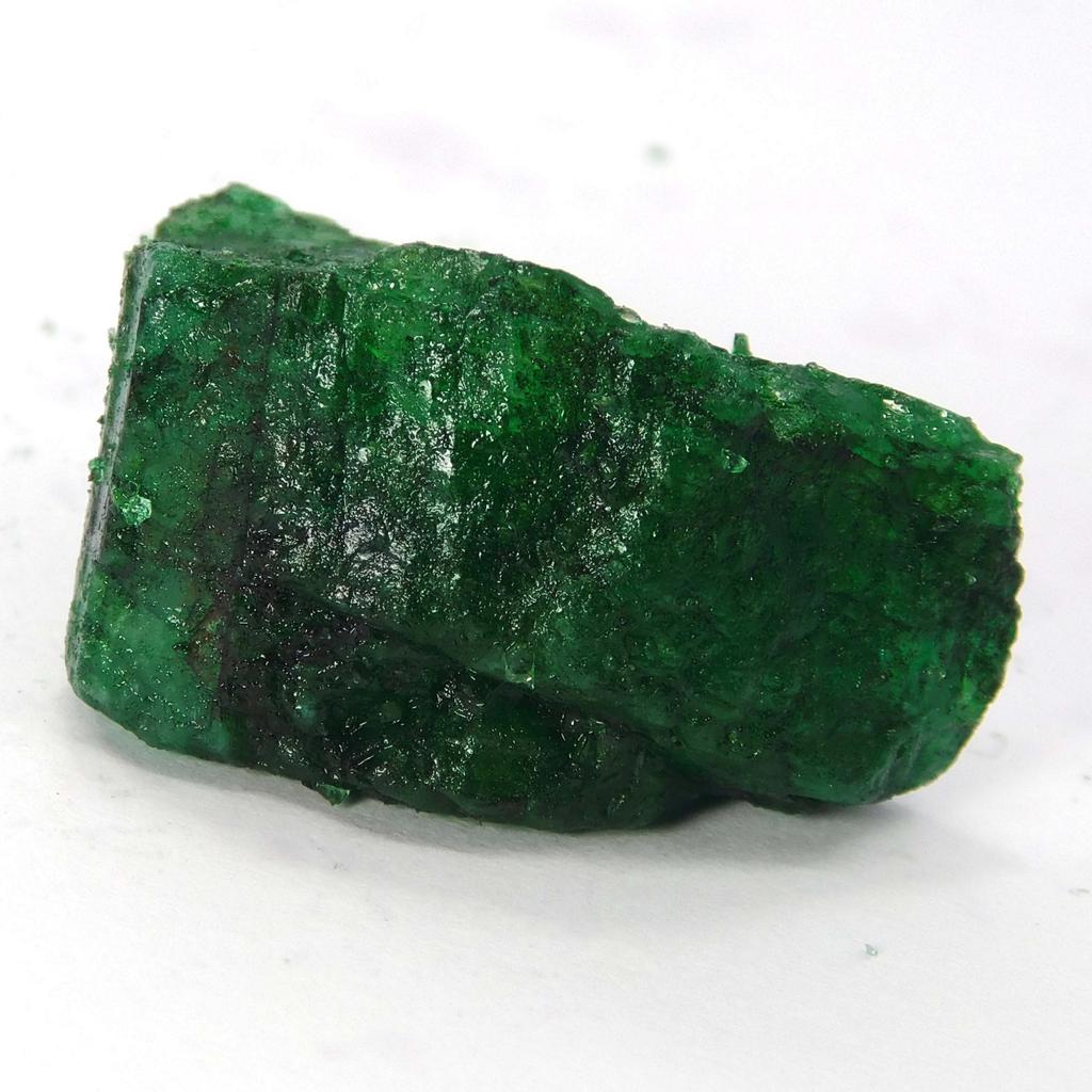 Natural Green Emerald Loose Gemstone 148 Ct Rough for Lapidary and Gem Collections