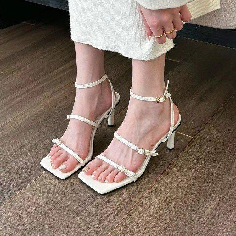 Mode Nya Damskor Mode Spänndesign Fyrkantig Tå Tunn Hög Klack Sandaler Skor för Kvinnor Sandalias De Mujer 2025
