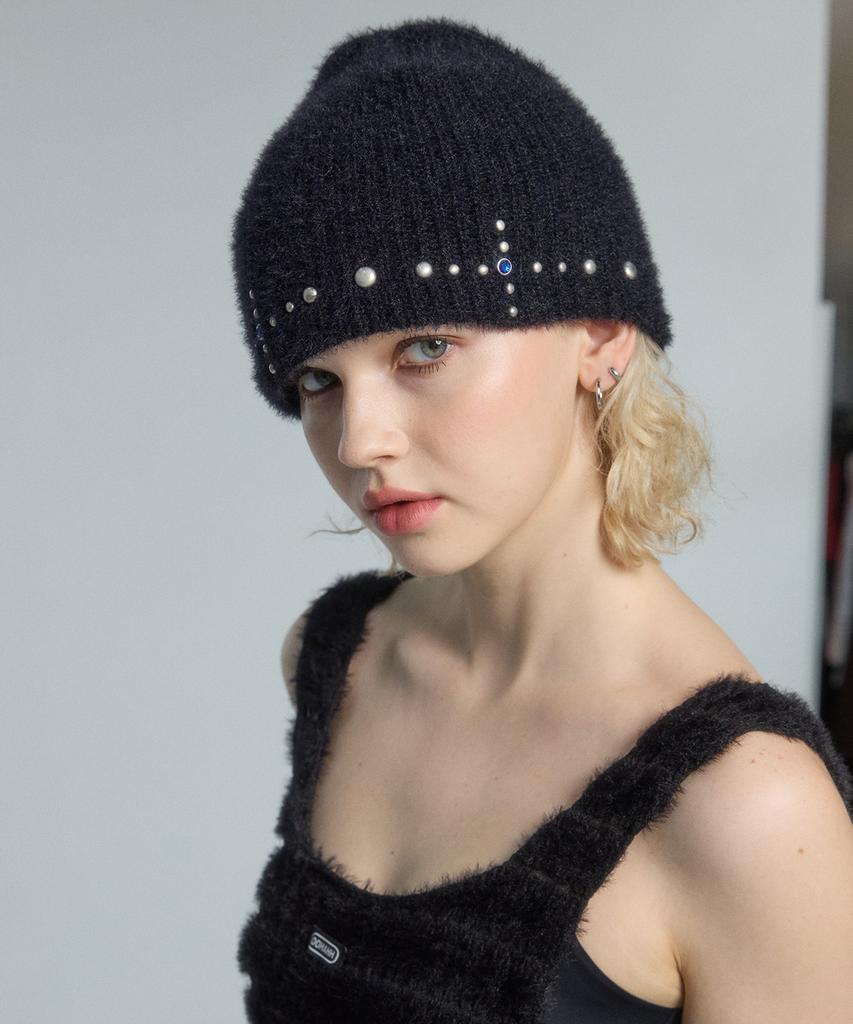 OOH-AHH Cross Stud Beanie (Black)