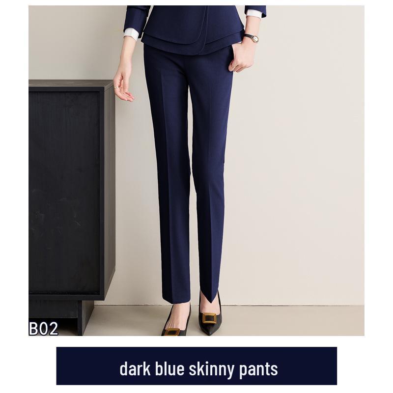 Elegant Women's Long-Sleeve Blazer Suit: Modern, Luxurious, Slimming, Casual, Perfect for Workplace or Event Hosting.