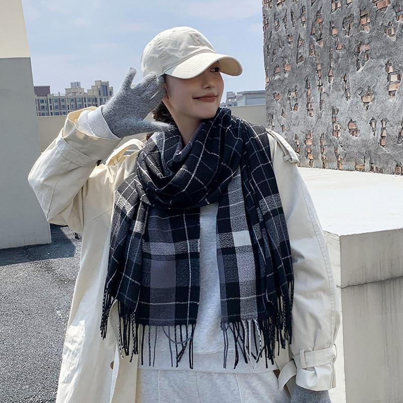 Popular couple black and white plaid scarf women's winter versatile imitation cashmere plaid scarf thickened to keep warm, windproof and cold