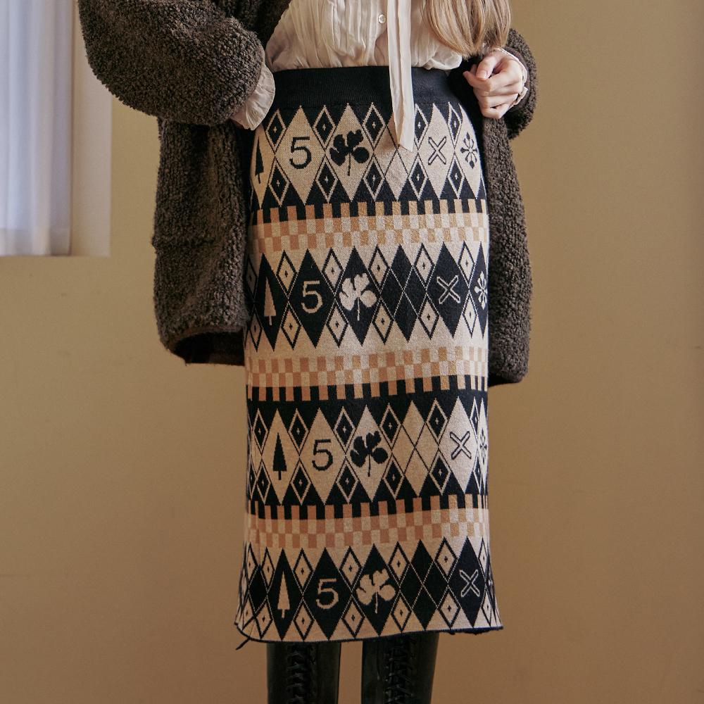 Maja Multi Diamond Pattern H-Line Knit Skirt