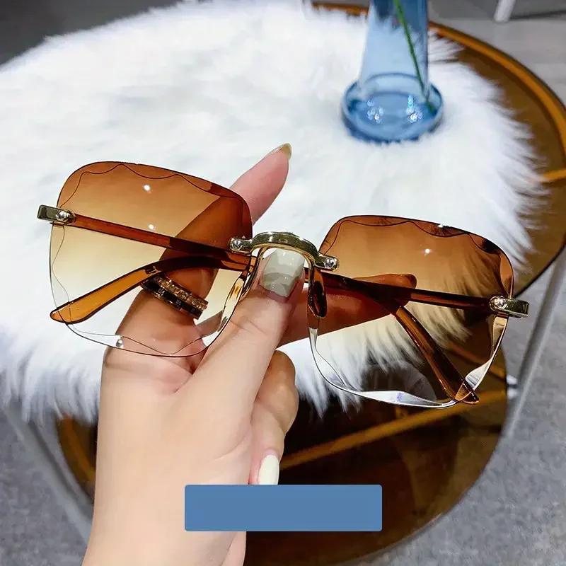 Square Rimless Sunglasses WomenStyle Luxury Designer Summer Red Glasses Fashion Sun glasses For Men UV400 Shades Oculos