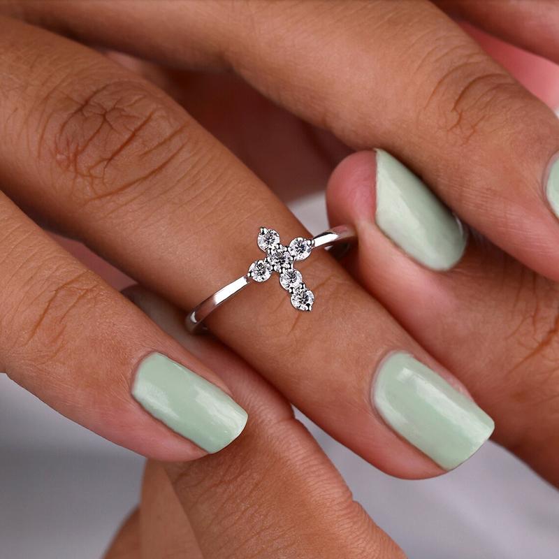 Huitan Chic Cross Rings with Cubic Zirconia Color Trendy Women Accessories Simple Stylish Wedding Rings Statement Jewelry