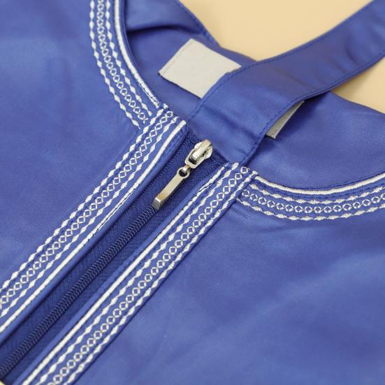 Herren Einfarbige Abaya Langärmeliger Kaftan Robe mit Besticktem Ausschnitt Manschetten Quaste