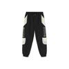 Li Ning Badfive Sports Basketball Series Themen-Print Farbblock Locker Geschnitten Gerippte Jogginghose mit Bündchen Herren Jogginghose Schwarz AYKR369-2