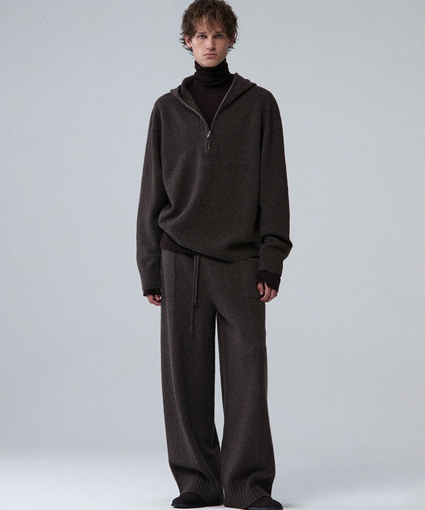 UMARMUNG Weightless Wool Turtle Neck Pullover_Mahogany