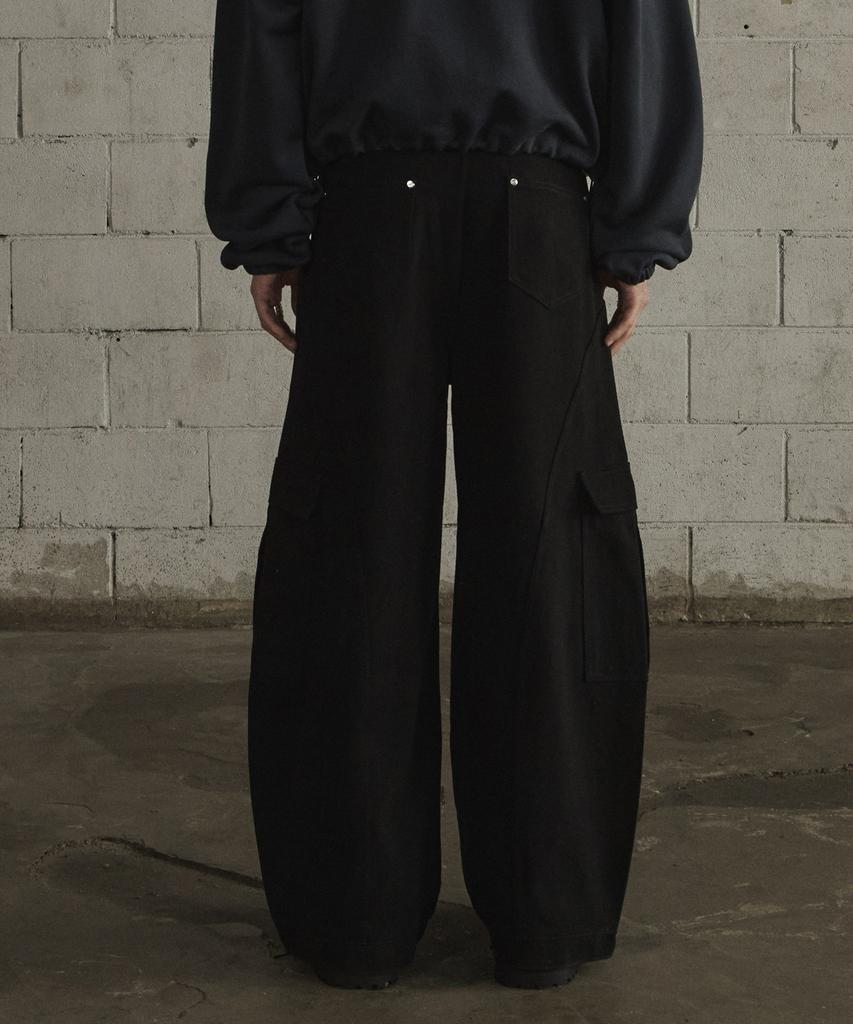 LERENNE Curved Cargo Pants - Black