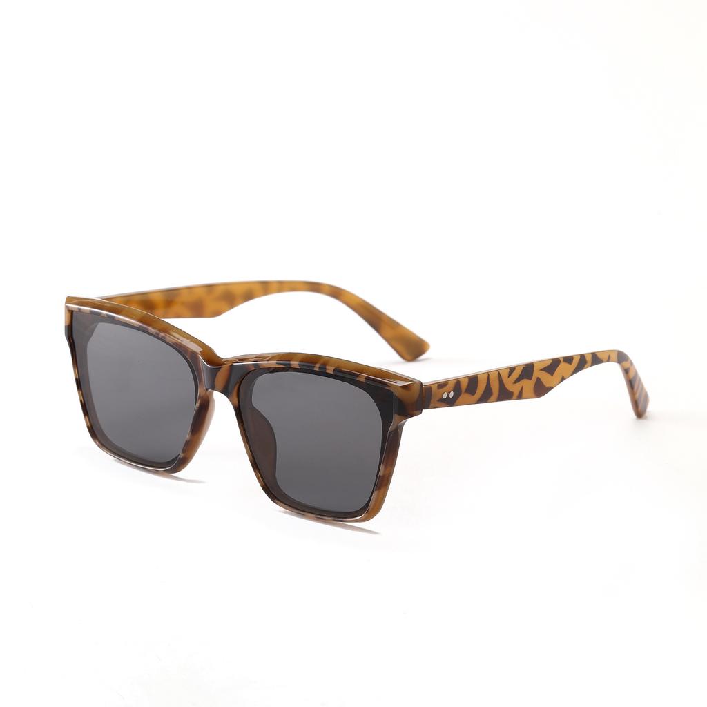 Glasses 3547 Personalized Square Rivets Adult Beach Sunglasses, Tortoiseshell Sunglasses Women