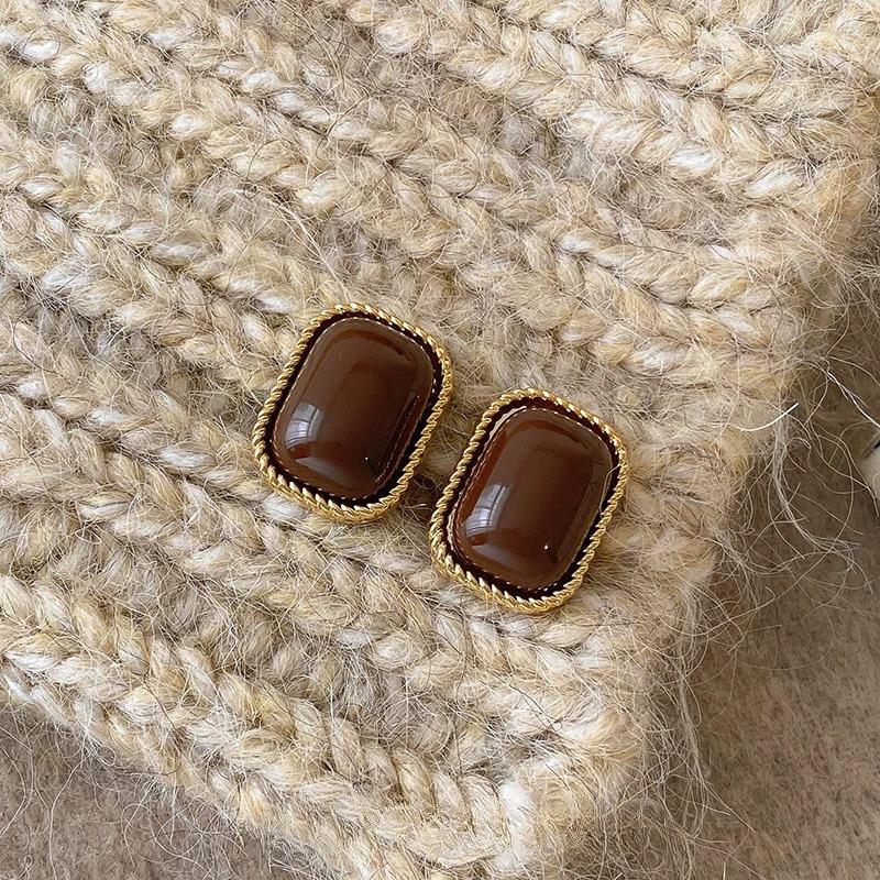 Maillard koffiekleurige amber oorbellen dames herfst en winter high-end pendelstijl oorbellen lichte luxe niche design oorbellen