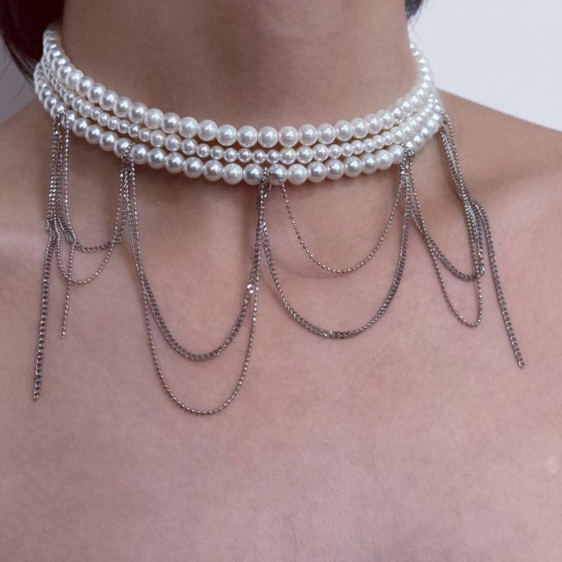 Elegant Pearl Tassel Multi-layer Clavicle Chain: Three-layer European & American Style Beaded Choker Necklace for Women