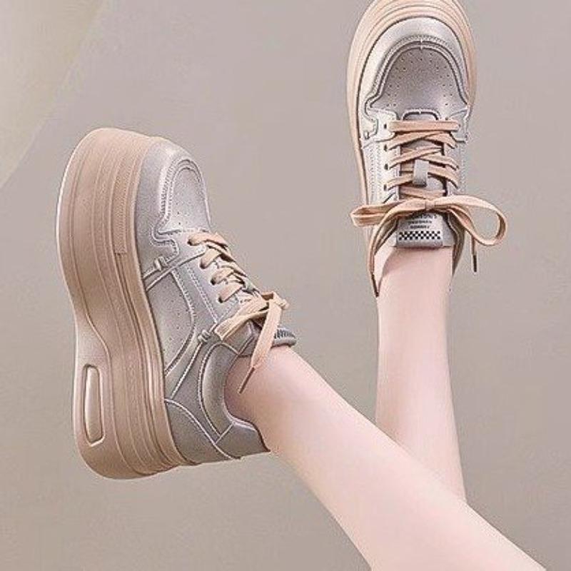 Buty dziewczęce mała gruba podeszwa nowość jesień podwyższające miękka podeszwa lekkie i wszechstronne buty sportowe typu muffin