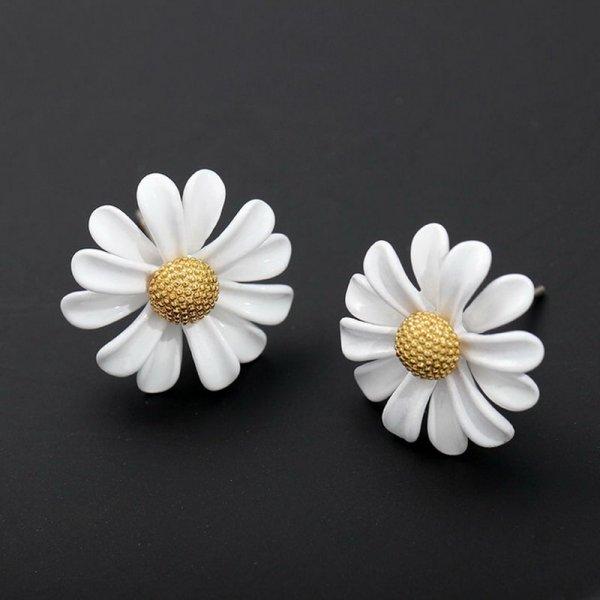Asymmetrical Daisy Flower Stud Earrings for Women and Girls - Sweet Alloy Statement Piece for Party and Casual Occasions
