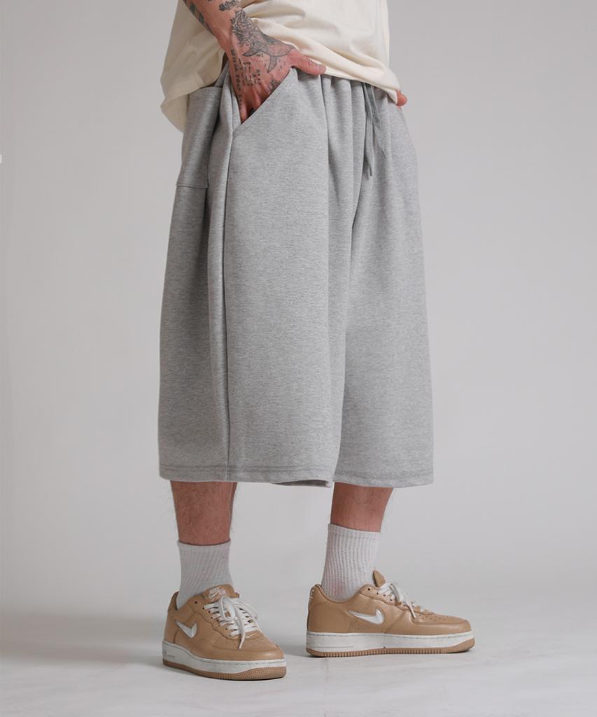 LIKE THE MOST Side Pintuck Autumn-Length Bermuda Training Pants_Gray
