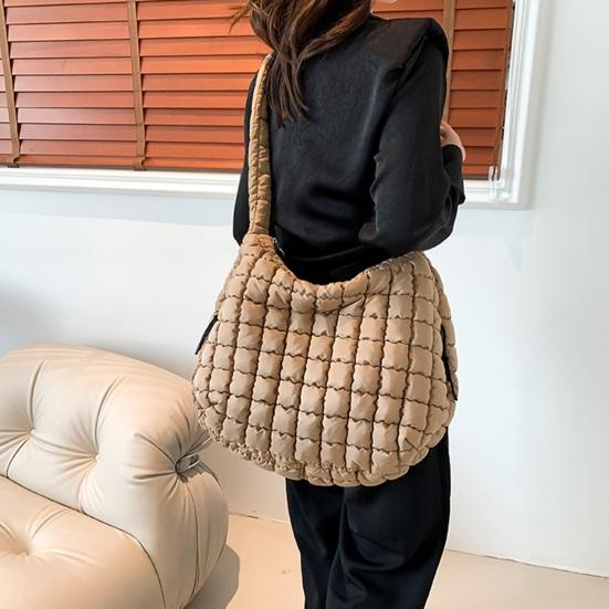 Dámska taška cez rameno Veľkokapacitná taška na zips Jednofarebná Polstrovaná Puffer Prešívaná Tote Taška Cestovanie Nakupovanie Crossbody Taška Puff Sling Bag