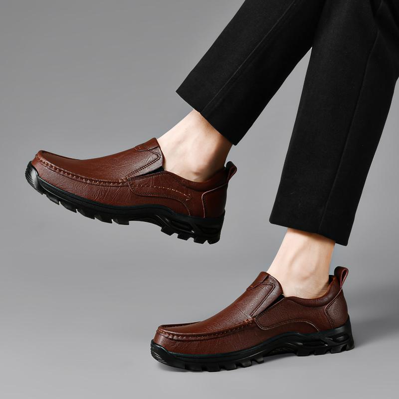 Fashion 2025 New Leather Men's Loafers 38-47 Slip-On Anti-Slip Soft Sole Breathable Business Casual Shoes Lightweight Driving Shoes