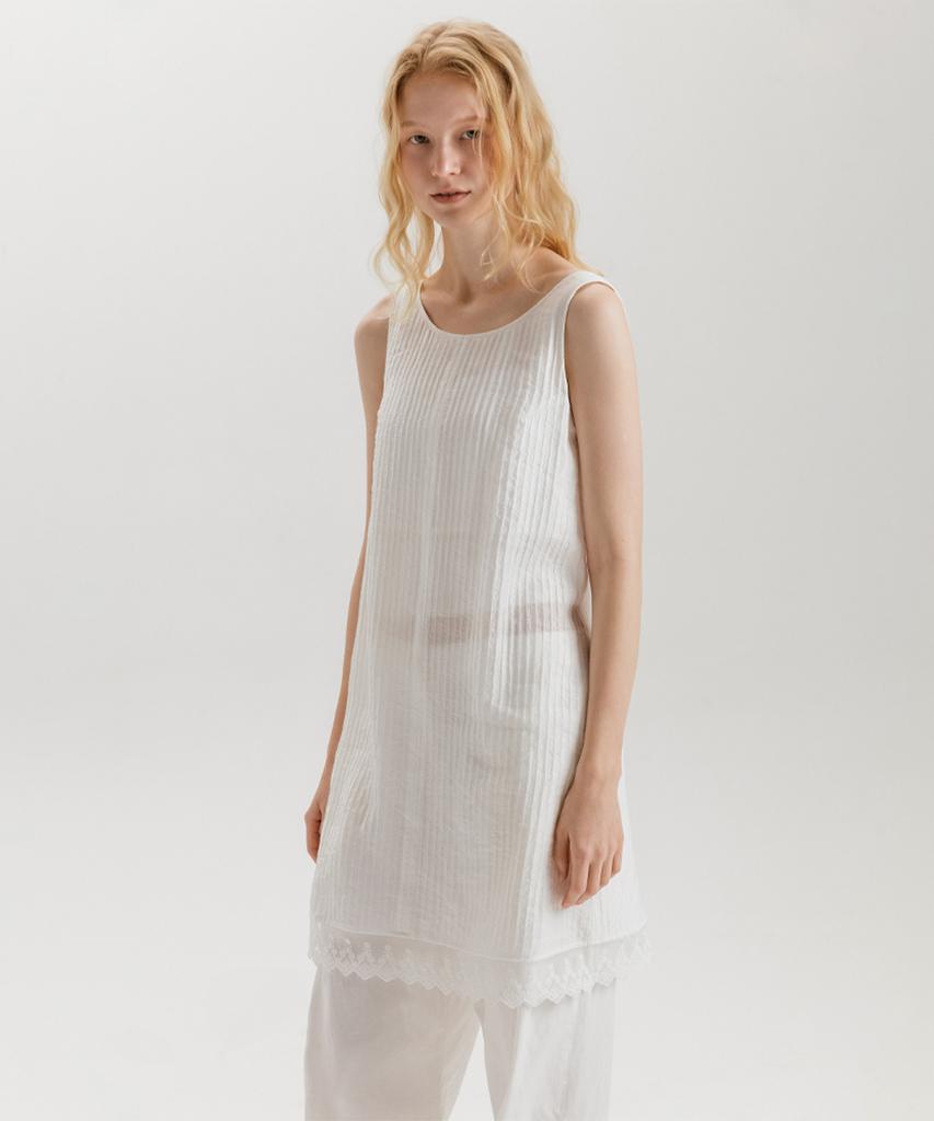 Avamolly Crease Lace Sleeveless Dress (White)