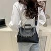 Casual Ladies Crossbody Bag Made Of Pu With Inner Phone Pocket For Everyday Use And Trendy Outfits