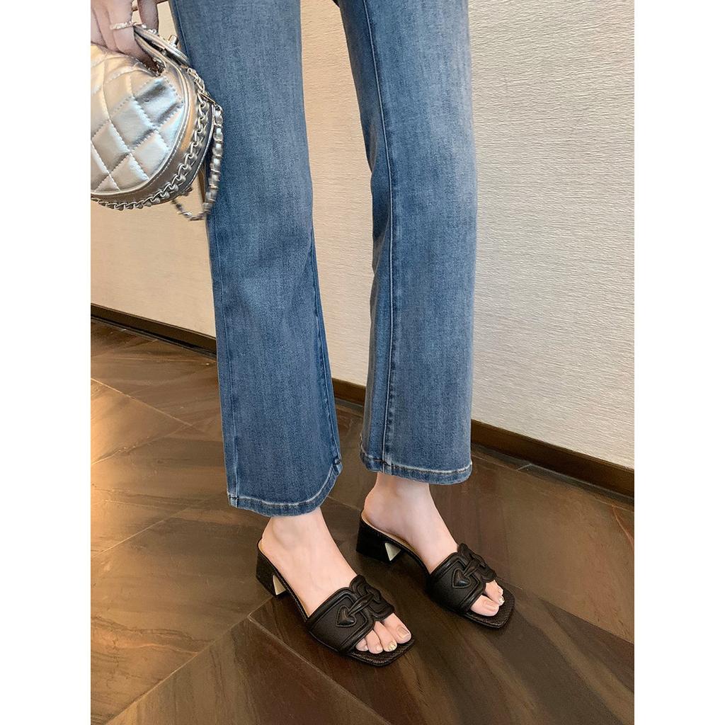 Second hair! Grape mother same shoes Jeju Island trip straw flat bottom square head thick heel holiday one-word slippers