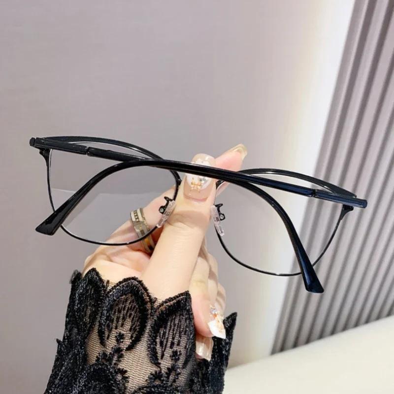 Customized Cat Eye Photochromic Myopia Glasses Large Frame Color Changing Glasses Retro Anti Blue Light Nearsighted Glasses