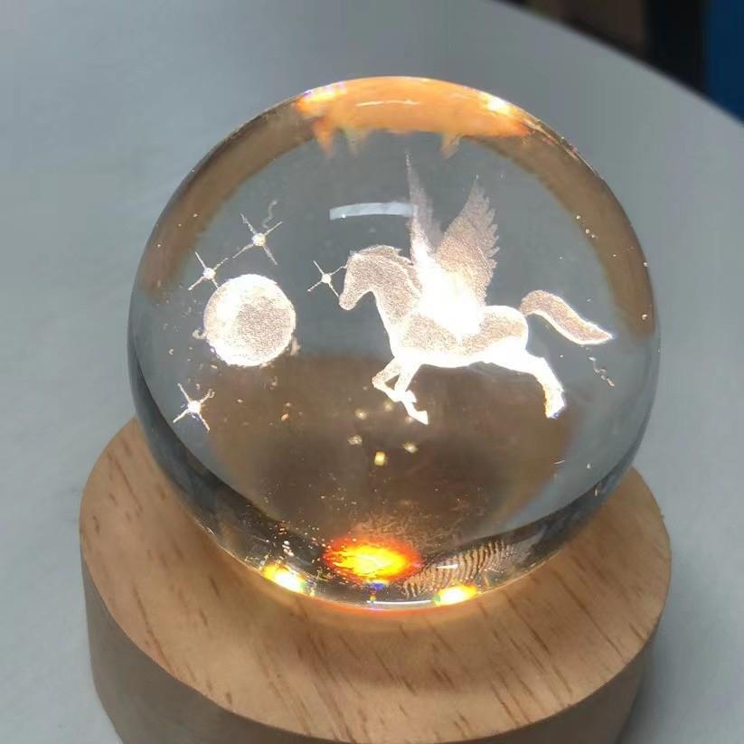 Kristallkugel USB Nachtlicht Romantische Desktop-Ornamente Einzigartiges Jubiläumsgeschenk