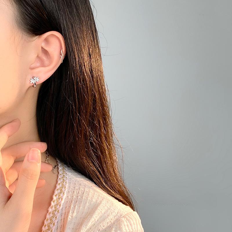 Light Luxury Diamond-inlaid Earbuds for Women with High-end Niche Design New Temperament Earrings