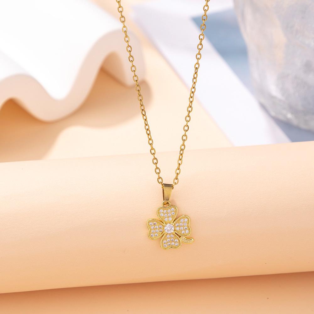 Zirkon Blomma Hänge Halsband: Elegant Nyckelbenskedja Smycken för Kvinnor