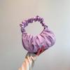 Contrasterende kleuren Nieuwe modieuze effen kleur geplooide wolken Zoete schoudertas Straattrend Draagbare okseltas voor dames