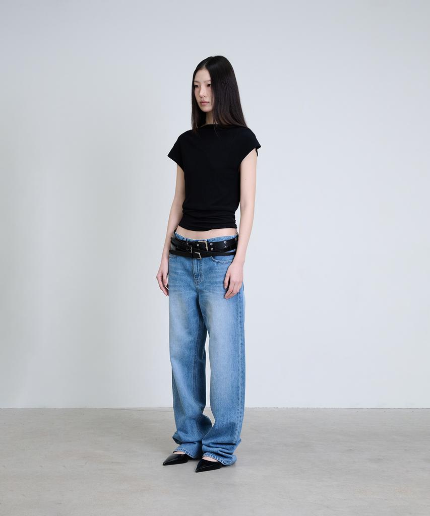 Deoaeteus Cap Sleeve Curved T-Shirt_Black