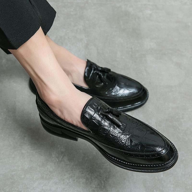 Men Social Casual Shoes tassel slip on Pointed Thick bottom Loafers For Men Driving Moccasins Comfortable men Wedding Shoes