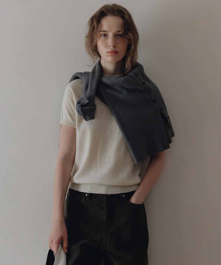 ANDNEEDS Liu Half Neck Knit (Ivory)