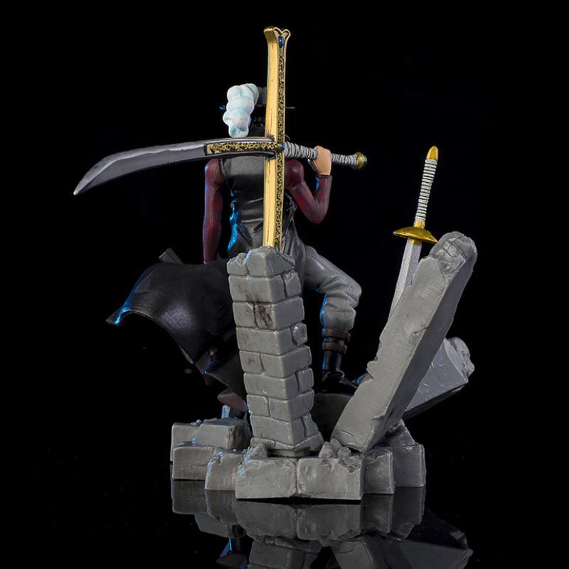 17CM ONE PIECE Anime Figures Dracule Mihawk Top Decisive Battle Action Figure PVC Model Toys Collection Ornaments Doll Fans Gift