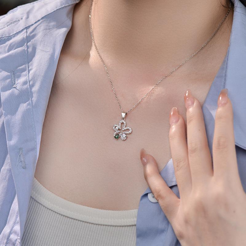 Green Diamond Flower Necklace Light Luxury High Grade Exquisite Neckwear New Gift for Girlfriend and Best Friend