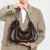 Genuine Leather Women's Bag, Winter Women's New Style, High-end and Niche Women's Single Shoulder Underarm Bag, Retro and Fashionable Crossbody Bag