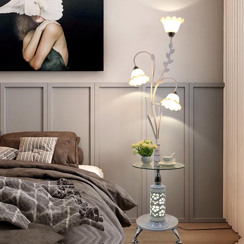 Moderne minimalistische Wohnzimmer-Stehleuchte