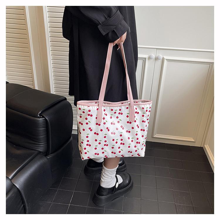 Large Capacity Printed Faux Leather Tote Bag for Women Fashionable Street Style Shoulder Purse CLE