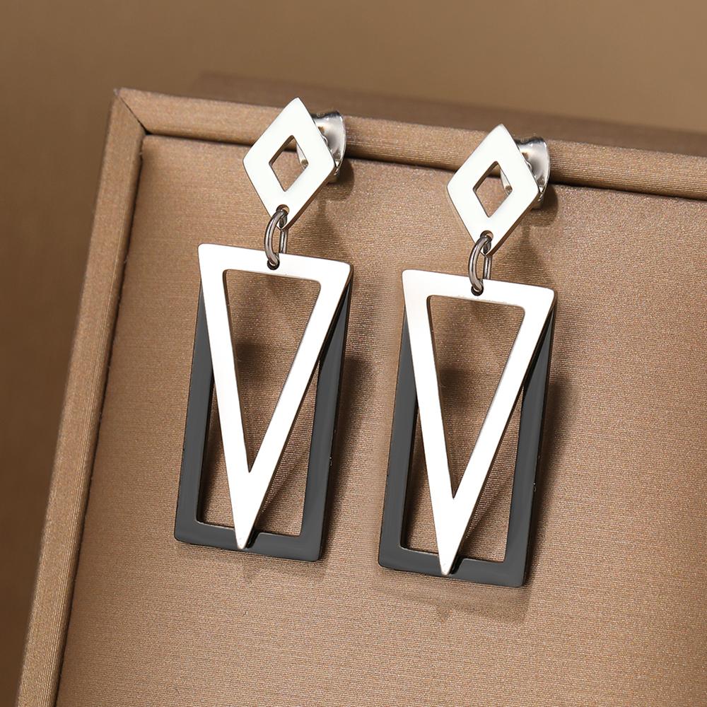 Stainless Steel Earrings Sweet Vintage Delicate Sunflower Elegant Sense Light Luxury Fashion Pendant Earrings For Women Jewelry