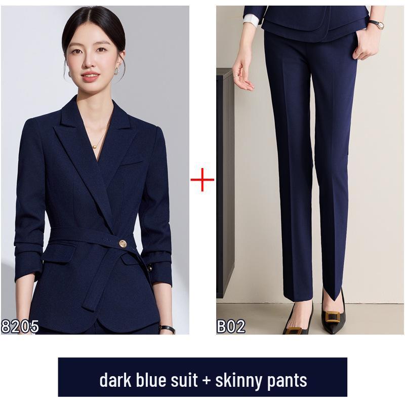 Elegant Women's Long-Sleeve Blazer Suit: Modern, Luxurious, Slimming, Casual, Perfect for Workplace or Event Hosting.
