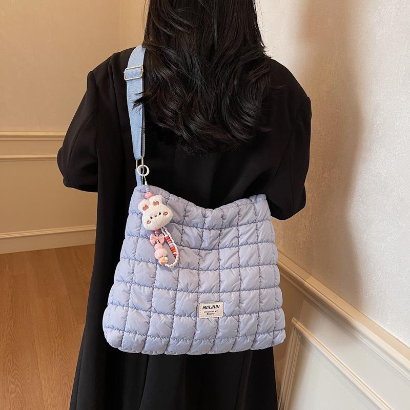 Puff Messenger Bag Women's Autumn and Winter Large-capacity Tote Bag High-value Commuter Bag Rhombus Cotton Clothing Bag Tide