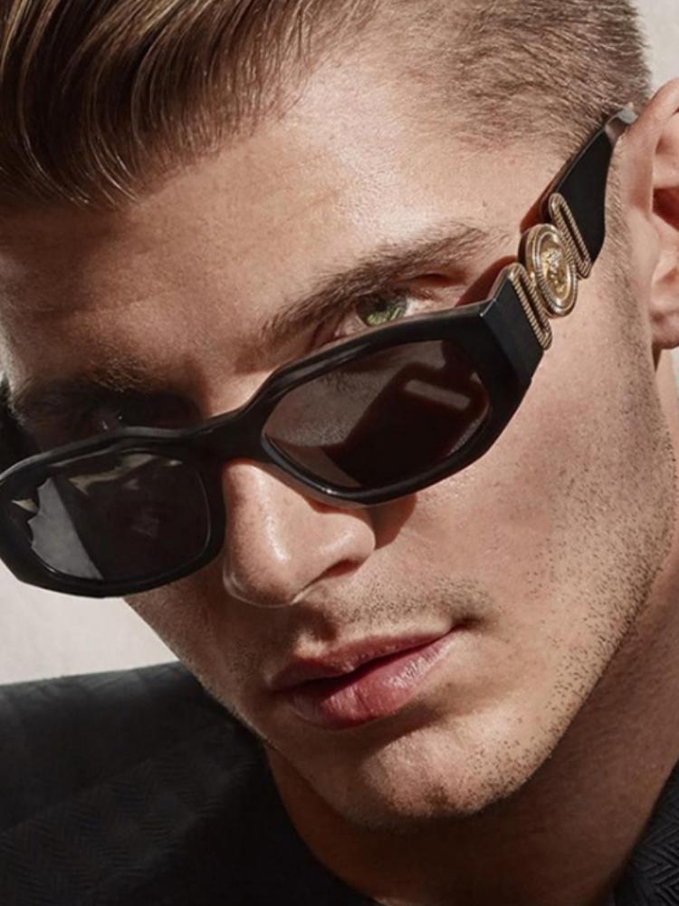 A Pair of PC Men and Ladies with the Latest High-value Vintage Sun Glasses Glasses Trendy Sunglasses Online Celebrity with CATS Eye