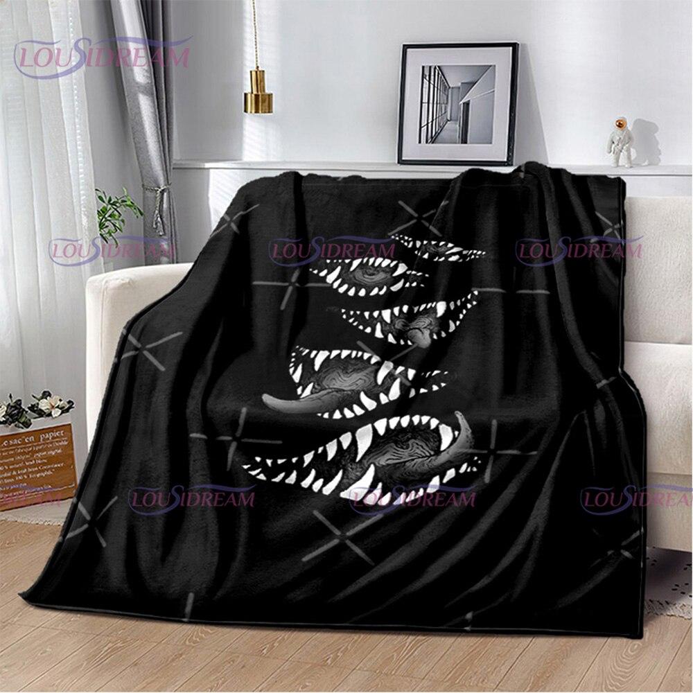Anime Hellsing Series Filt Alucard Print Filt Soft Throw Överkast Strand Varmt Reseskydd för Barn Pojkar Flickor Present